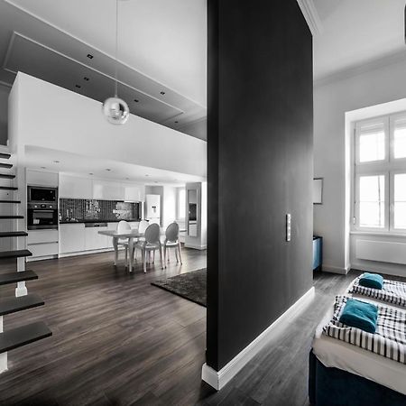Kiraly 28-1 Entire Aircon Center Apartment بودابست المظهر الخارجي الصورة