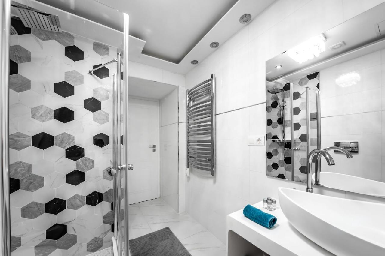 Kiraly 28-1 Entire Aircon Center Apartment بودابست المظهر الخارجي الصورة