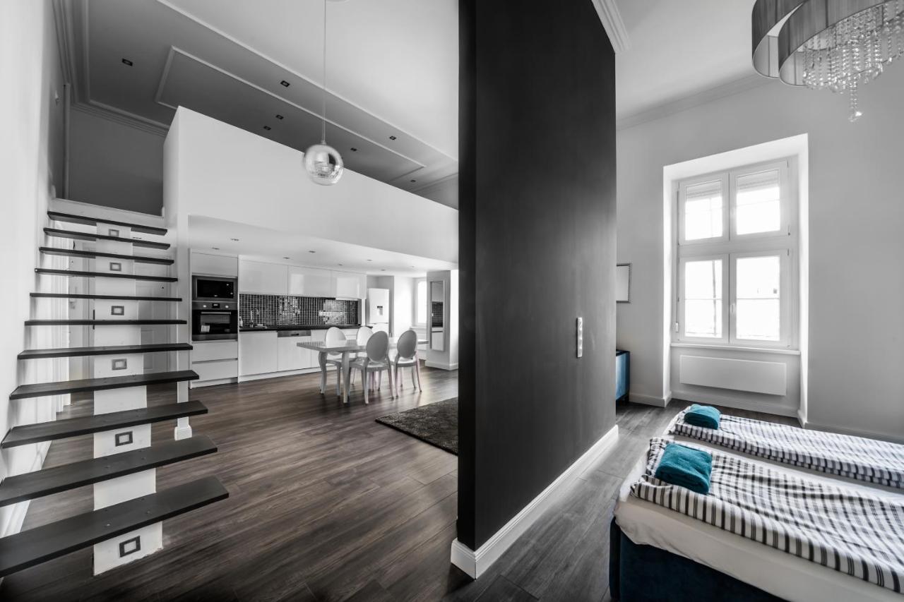 Kiraly 28-1 Entire Aircon Center Apartment بودابست المظهر الخارجي الصورة