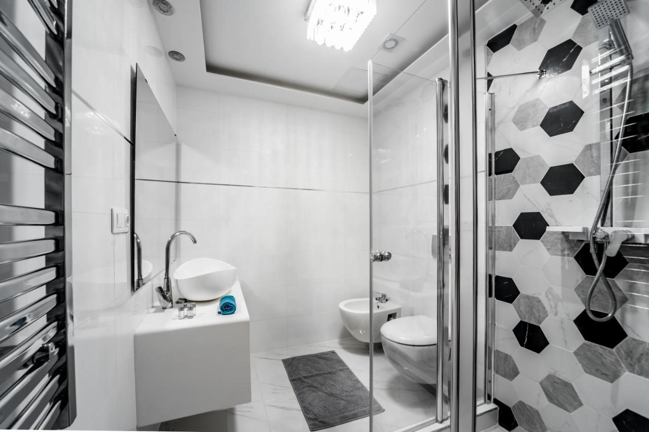 Kiraly 28-1 Entire Aircon Center Apartment بودابست المظهر الخارجي الصورة